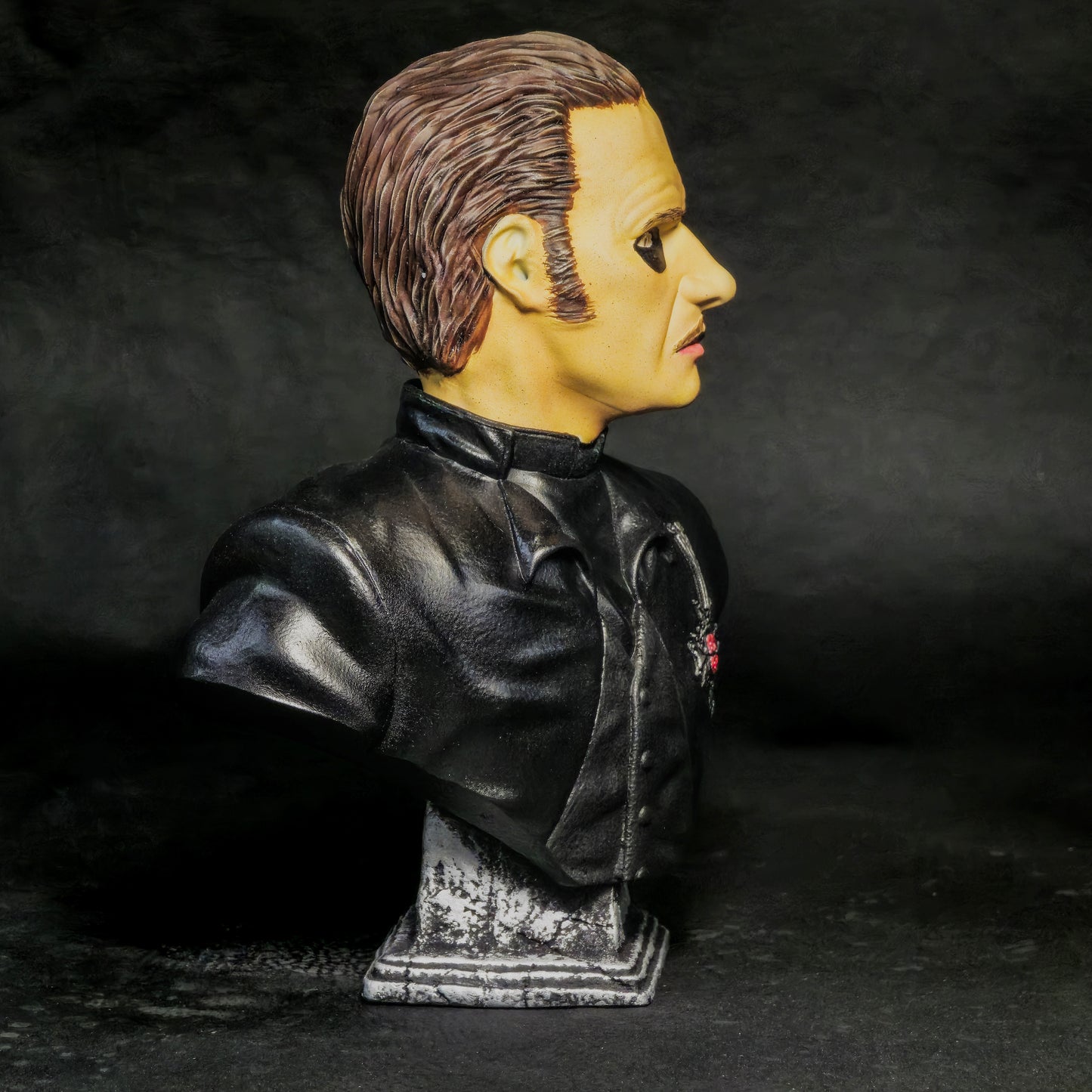 Cardinal Copia Black Suit 1:10 Bust