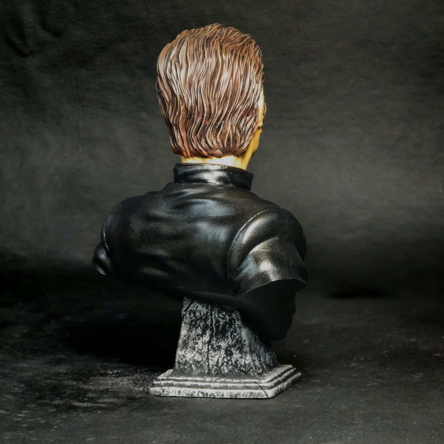 Cardinal Copia Black Suit 1:10 Bust