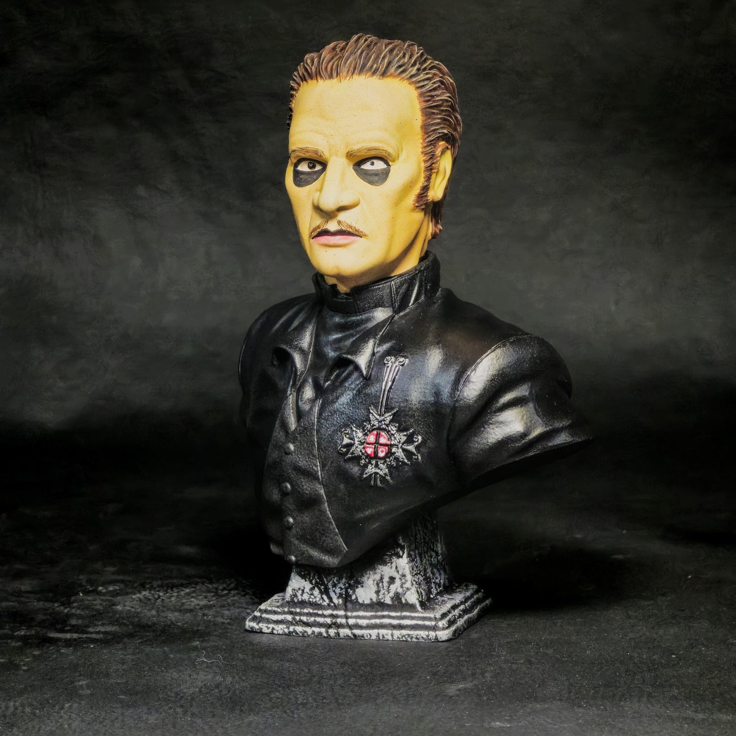Cardinal Copia Black Suit 1:10 Bust