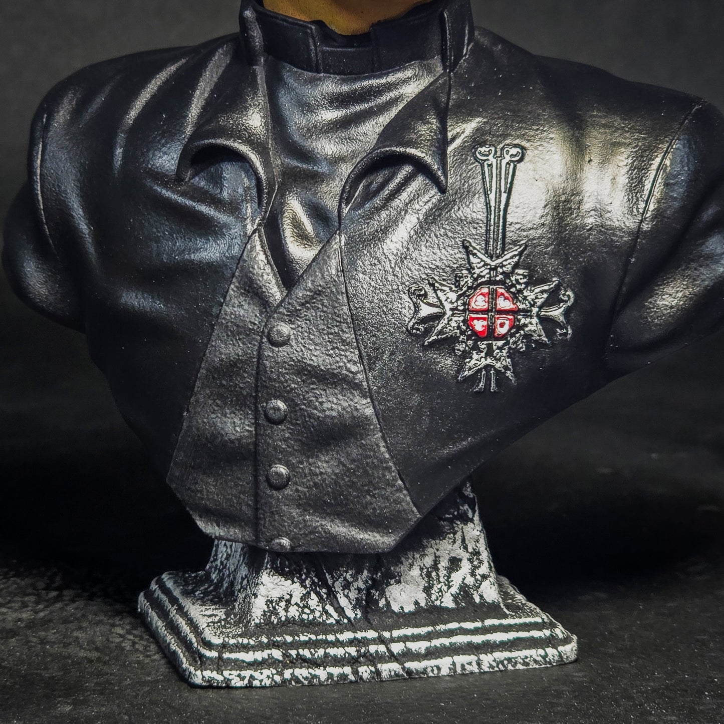 Cardinal Copia Black Suit 1:10 Bust