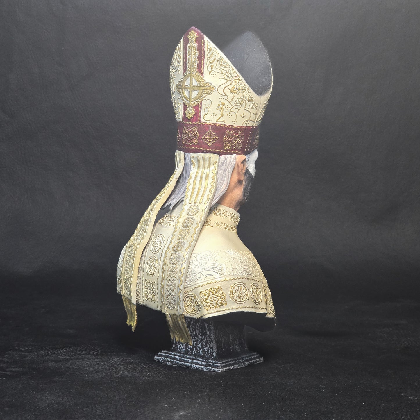Papa Nihil 1:10 Bust