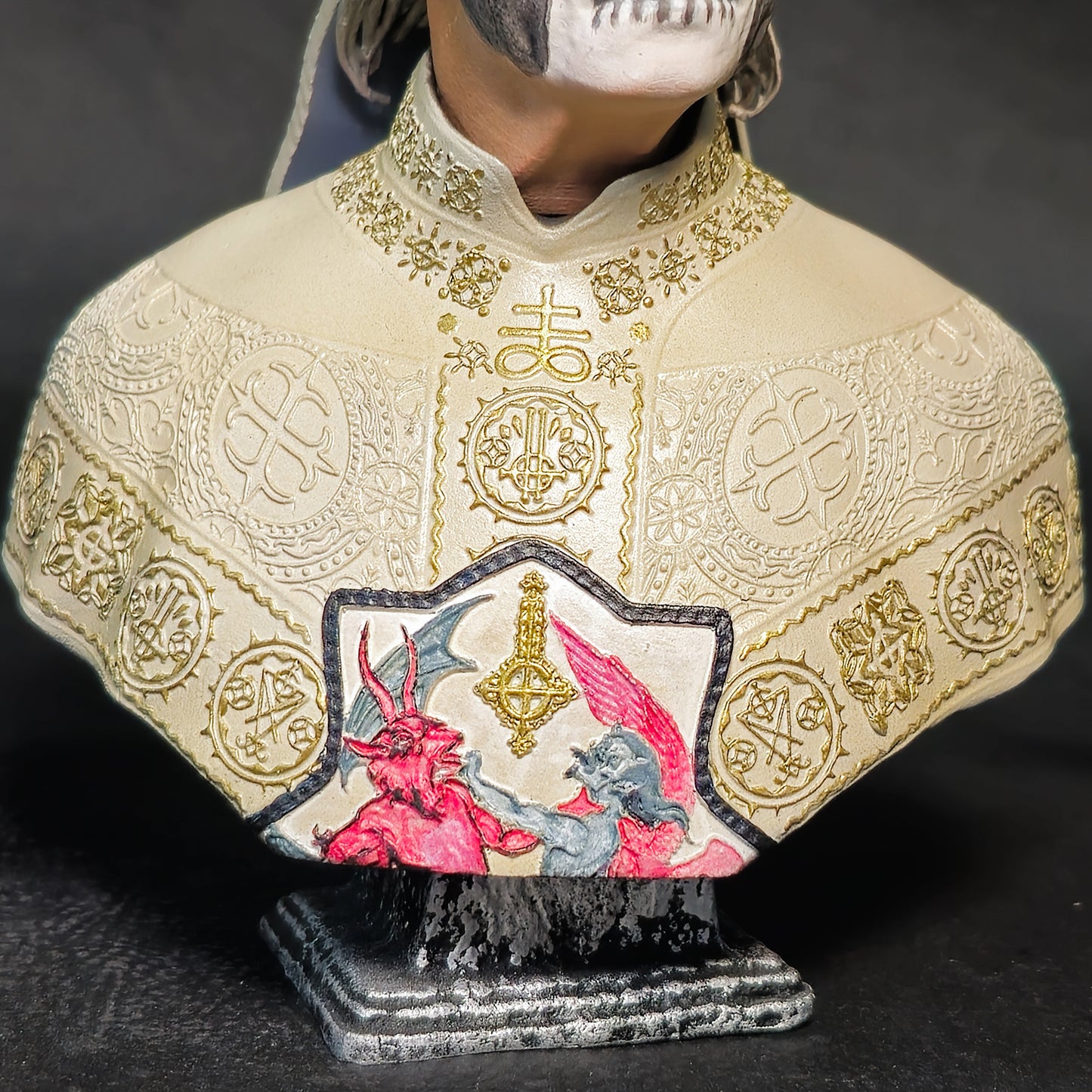 Papa Nihil 1:10 Bust