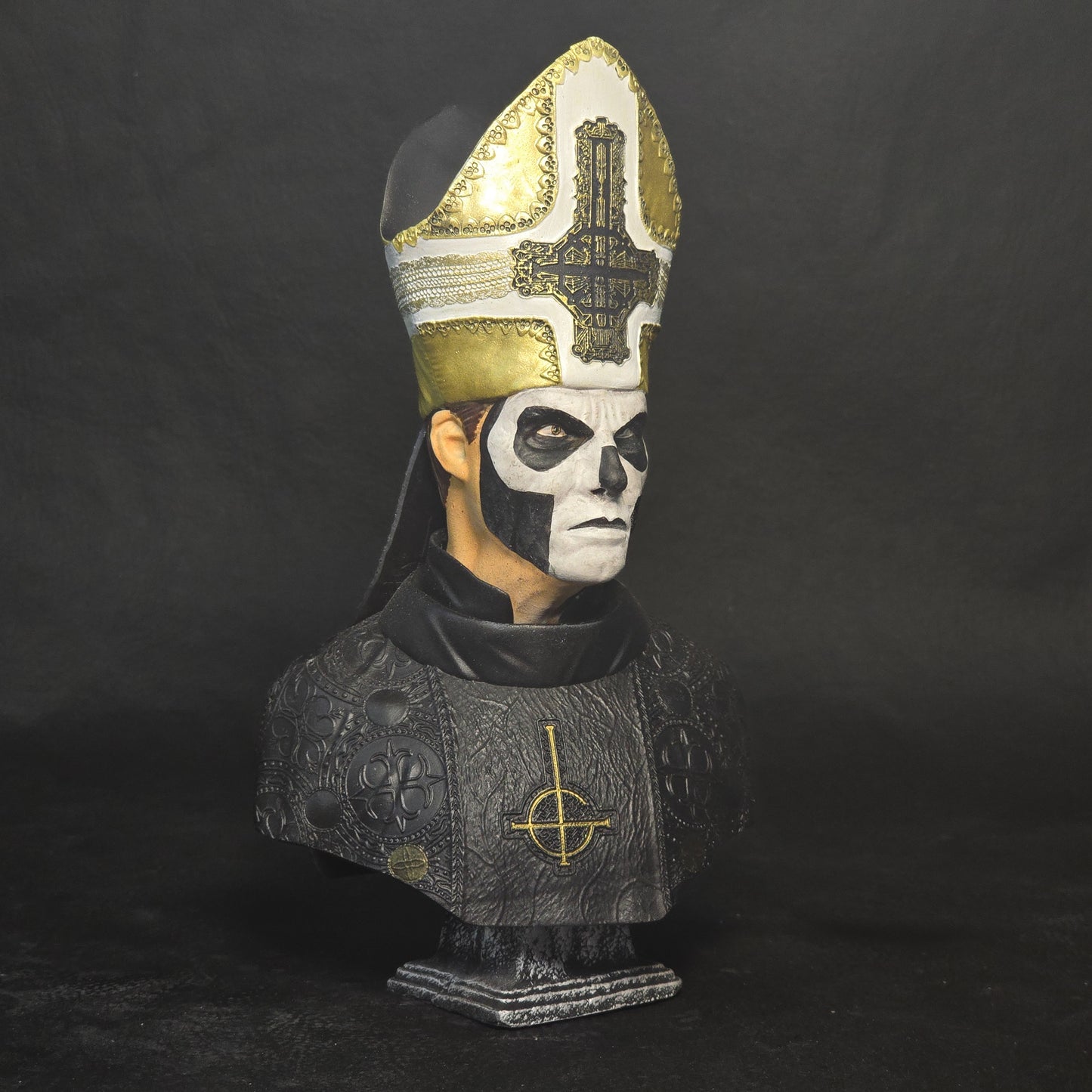 Papa Emeritus III 1:10 Bust