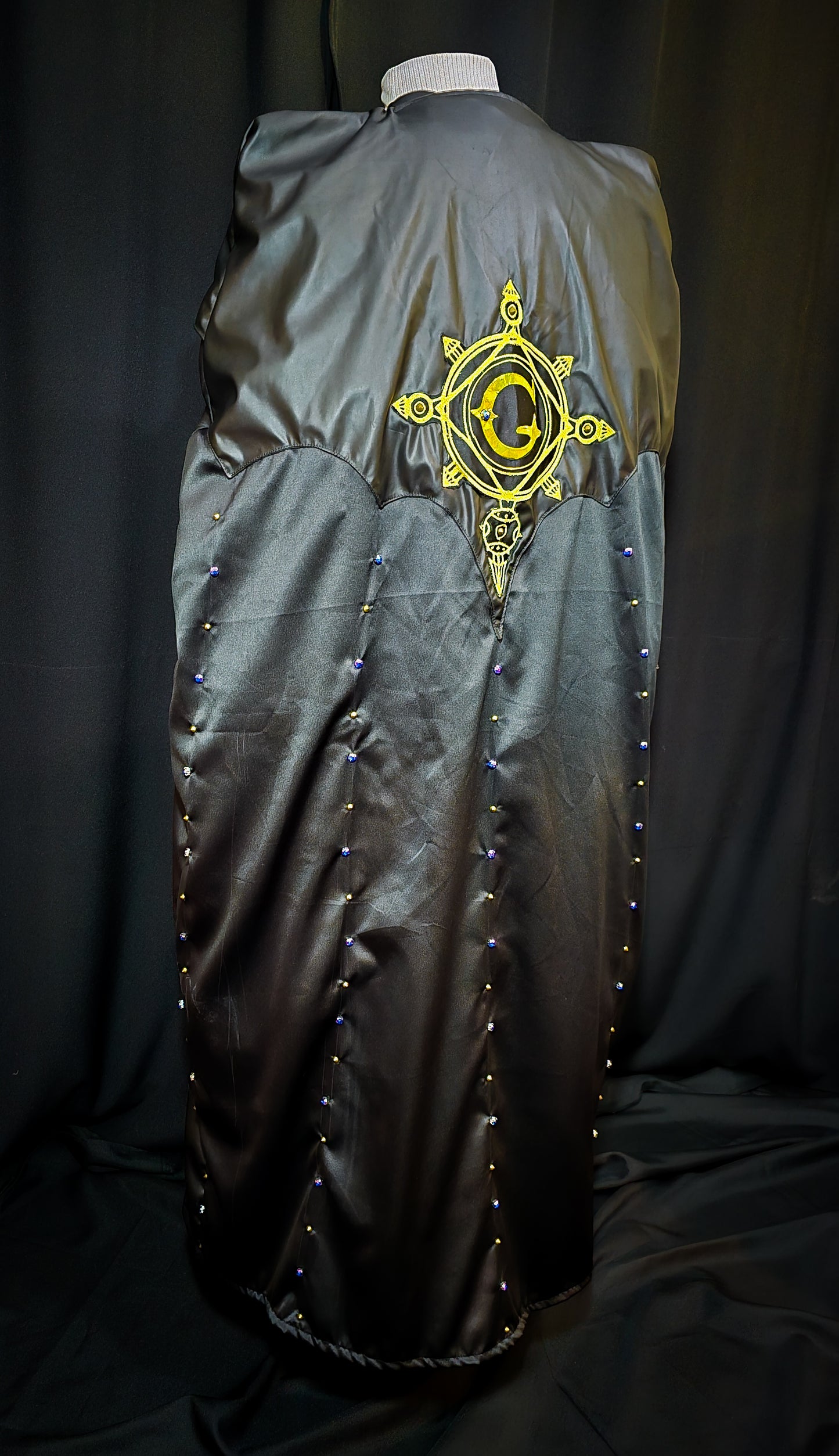 [MINT CONDITION] Papa Emeritus IV Complete Robe