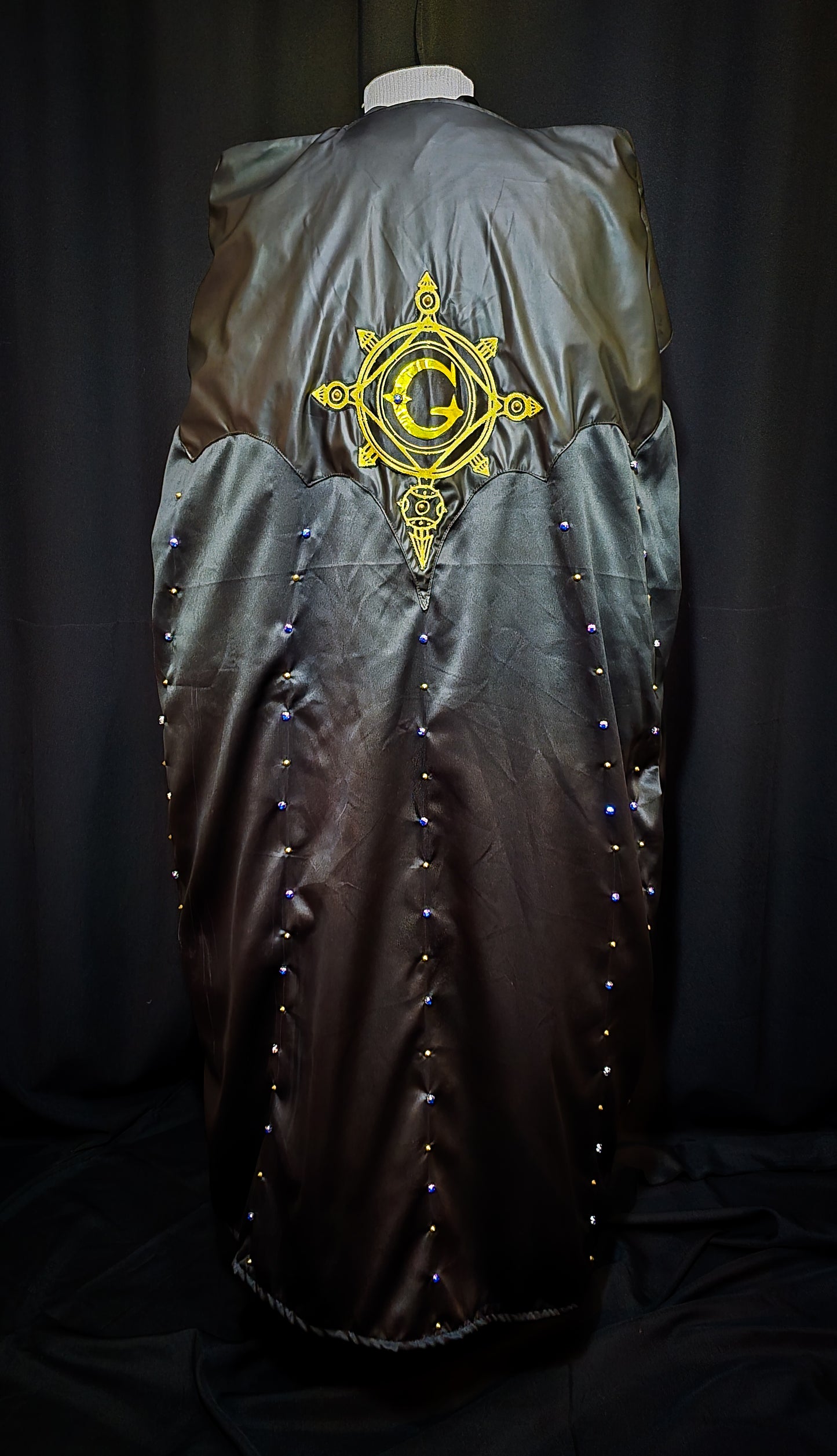 [MINT CONDITION] Papa Emeritus IV Complete Robe