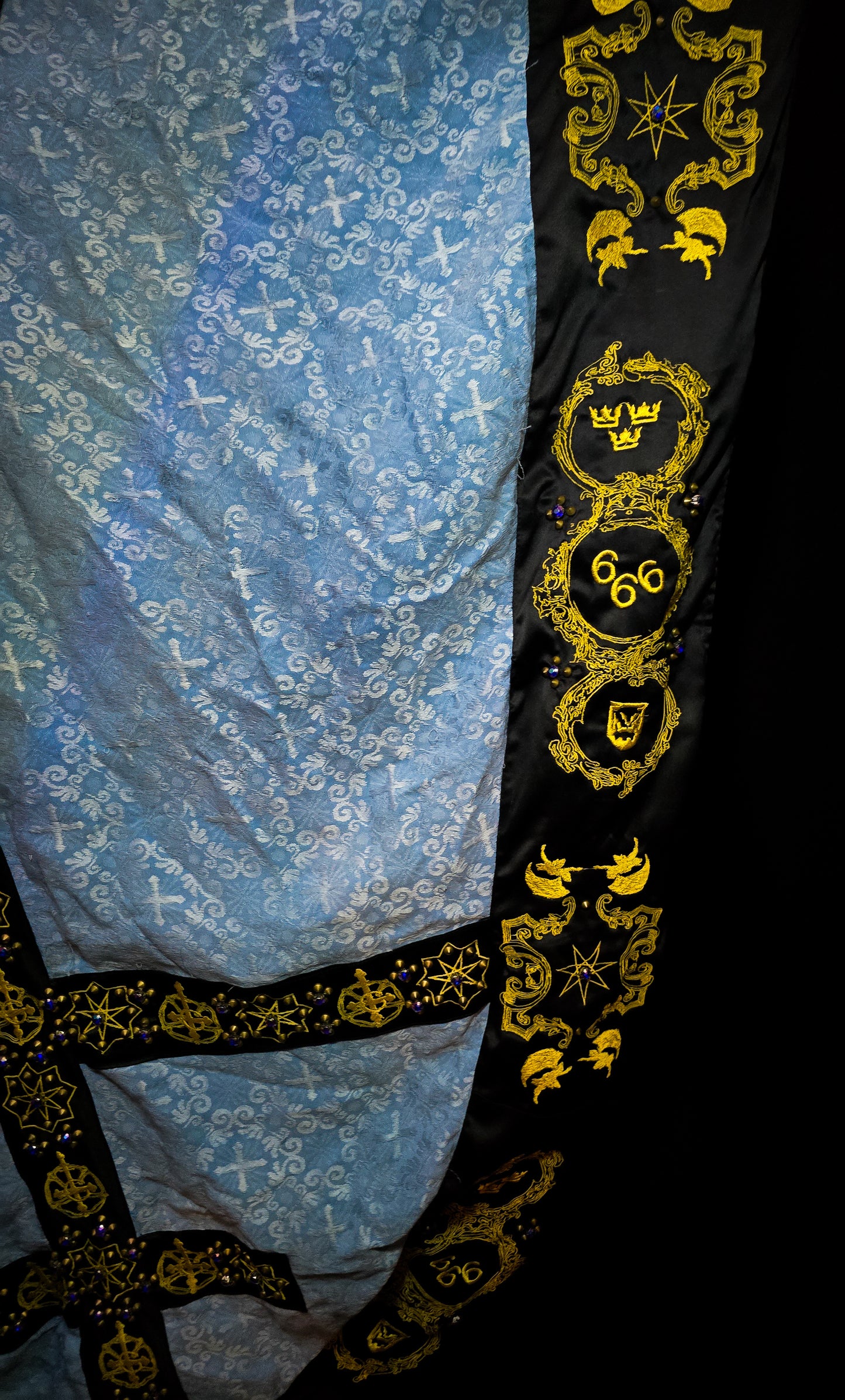 [MINT CONDITION] Papa Emeritus IV Complete Robe